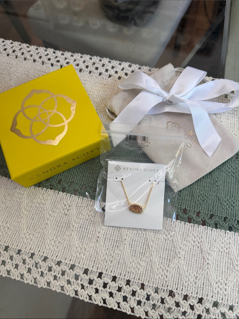 Kendra Scott 2025 Gold Drusy Necklace with Champagne Stone
